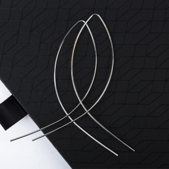 "Star-Crossed Lovers" Minimalist Hoop Earrings - Picture 9 of 11